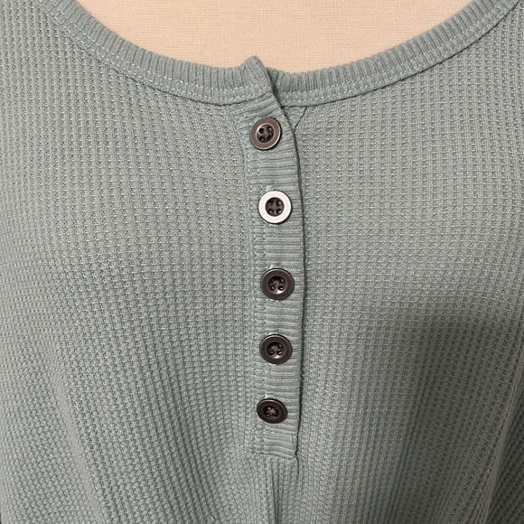 Hollister Waffle Knit Thermal Tie Front Long Sleeve T-Shirt - Picture 2 of 12